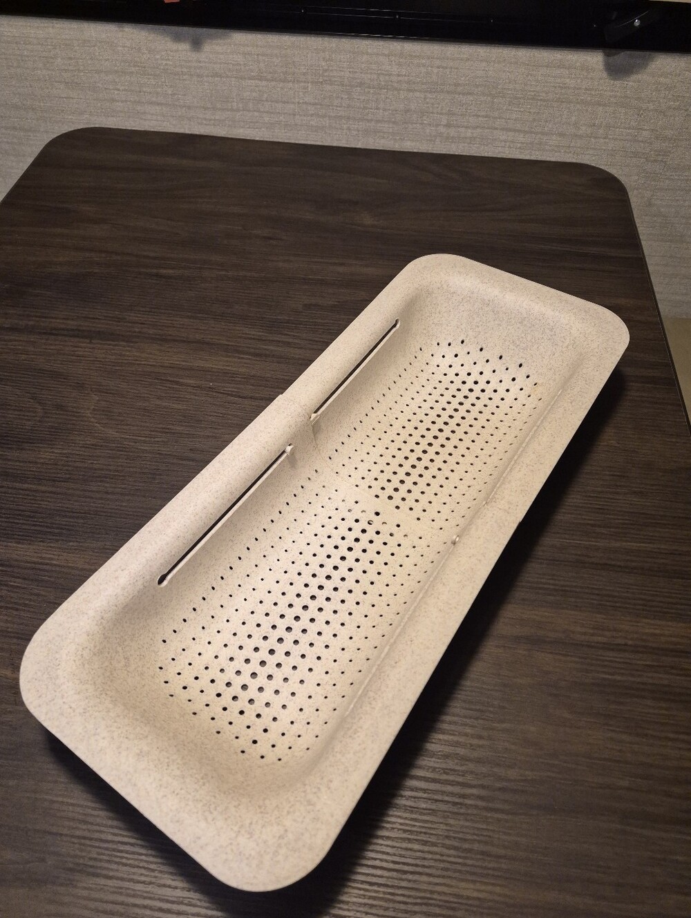 Extendable Kitchen Colander Strainer - Picture 2 of 2